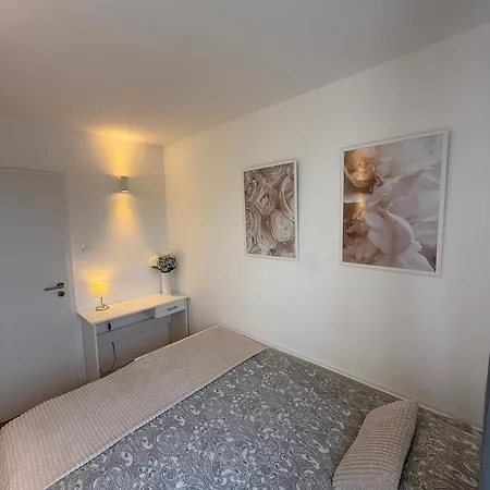 Elite Vista-with Parking Apartment