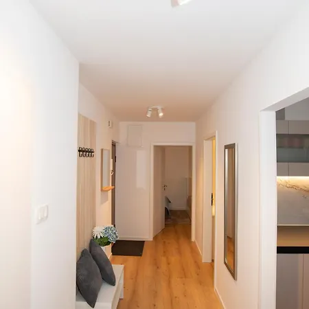 Elite Vista-with Parking *